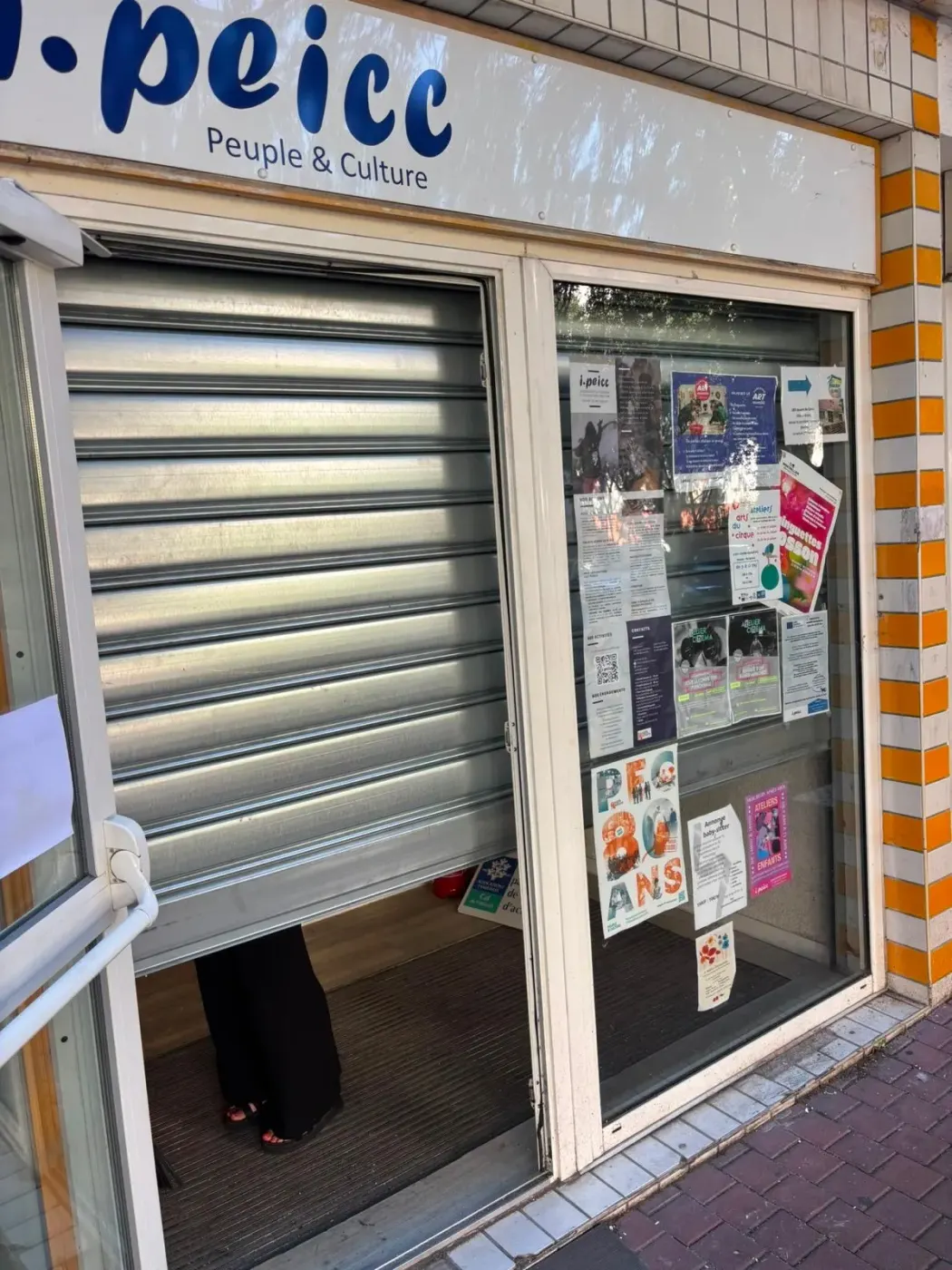 Déblocage de rideau métallique bloqué à Paris 9