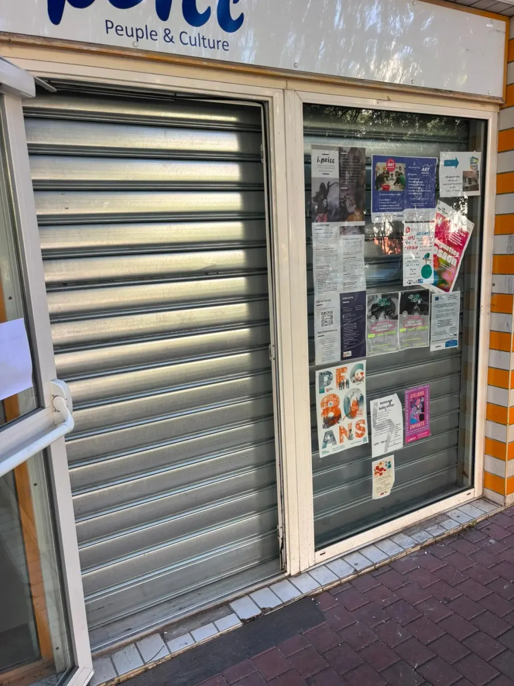 Installation et pose de rideau métallique à Paris 9